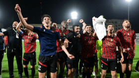 رئيس “الفاف” يهنئ اتحاد العاصمة