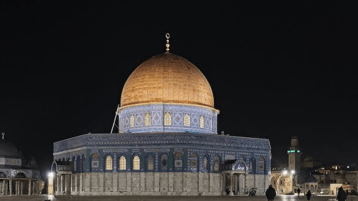 حتّى لو هُدم الأقصى وأُعدم الأسرى.. إنّا ها هنا نائمون!