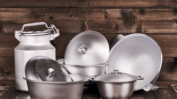 أواني الألمنيوم المحلية… حضور مُتزايد في المطبخ الجزائري