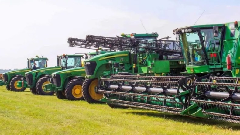 تجنيد 332 حصادة و765 شاحنة لدعم حملة الحصاد والدرس