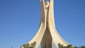 Le Premier ministre mauritanien se recueille à la mémoire des martyrs de la glorieuse Révolution de libération nationale