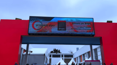 الذكاء الاصطناعي لتحسين جودة البلاستيك المُعاد تدويره