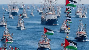 بالفيديو.. أسطول الصمود المتجه إلى غزة يتعرّض لهجوم الصهاينة