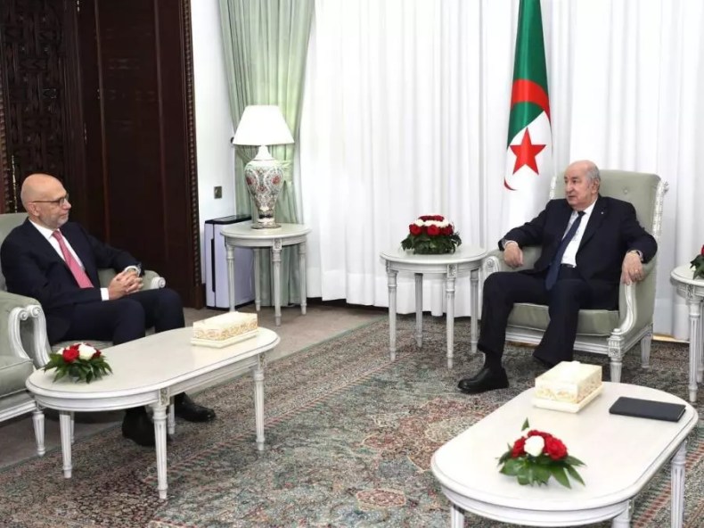 Le Président de la République reçoit l’ambassadeur d’Italie en Algérie