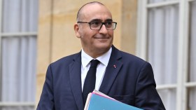 France: Un plan gouvernemental pour accélérer le traitement des titres de séjour