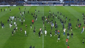 النظام المغربي يعود إلى حماقاته وجمهور أسفي يجتاح أرضية الميدان