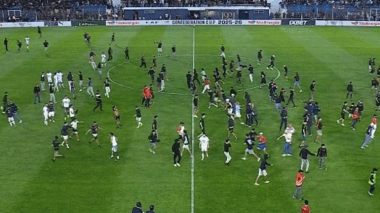 النظام المغربي يعود إلى حماقاته وجمهور أسفي يجتاح أرضية الميدان