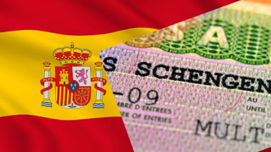 What is the connection between visa selling network at Spanish consulate and “business” of booking appointments?