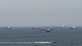 “أسطول البعوض” الإيراني.. حرب خفية تُربك الملاحة في مضيق هرمز