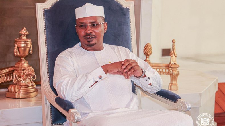 الرئيس التشادي ينهي زيارته الرسمية إلى الجزائر