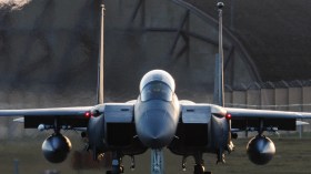 واشنطن وطهران تتسابقان للعثور على الطيار الأمريكي المفقود