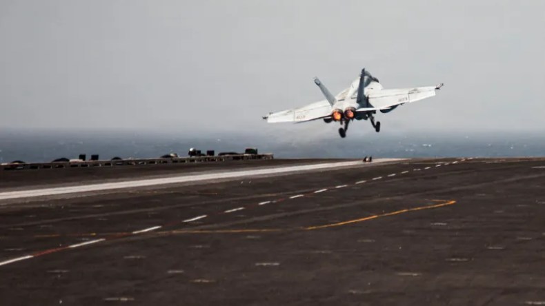 أول تعليق لترامب على الطيار المفقود.. هذا ما قاله