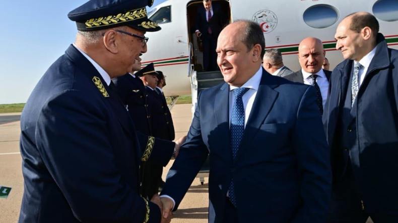 الوزير الأول يحل بتيسمسيلت  