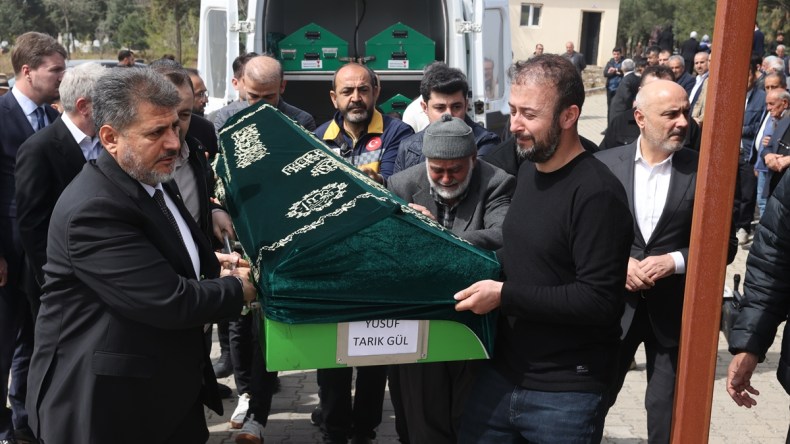 تركيا تشيّع ضحايا “مجزرة المدرسة”.. تفاصيل صادمة لخطة الفتى منفذ الهجوم