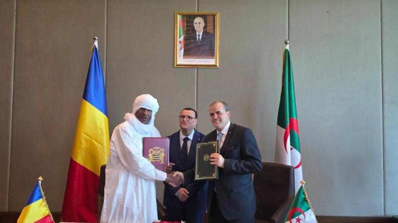 رزيق يوقع اتفاقا تجاريا مع وزير التجارة التشادي