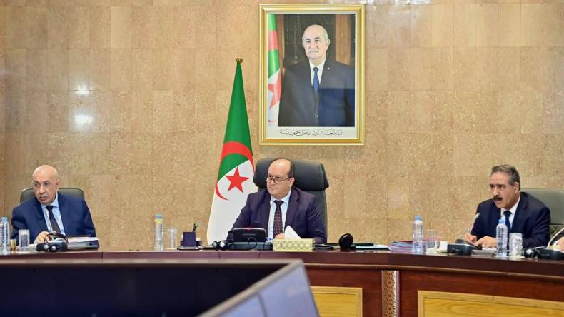 الطاقة والأشغال العمومية على طاولة اجتماع الحكومة