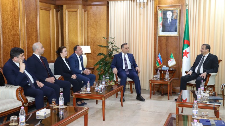 عرقاب يستقبل وفدا برلمانيا من جمهورية أذربيجان