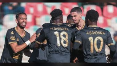 المولودية نحو اللّقب والبارادو بِاتّجاه القسم الثاني