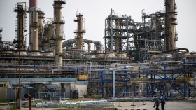 فرنسا تغلق ثاني أكبر مصفاة نفط لهذا السبب