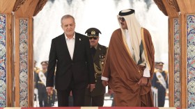 أمير قطر يدعو إلى تغليب الحلول الدبلوماسية لوقف التصعيد في المنطقة