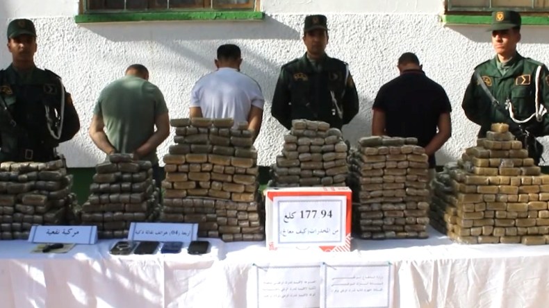 إحباط إدخال 5 قناطير و60 كيلوغراماً من الكيف المعالج عبر الحدود مع المغرب