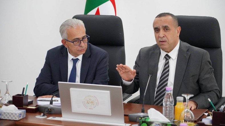 متابعة مشاريع ربط المواقع المنجمية بالطاقة وتسريع وتيرة الإنجاز
