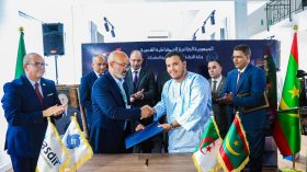 الجزائر وموريتانيا تعززان التعاون الاقتصادي بـ 52 اتفاقية