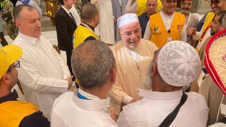 حج 2026.. بلمهدي يتفقد الحجاج الجزائريين في المدينة المنورة (صور)