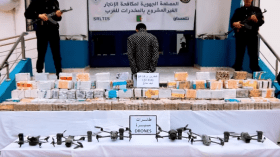 حجز قنطارين من الكيف المعالج و6 طائرات مسيّرة في تلمسان (فيديو)