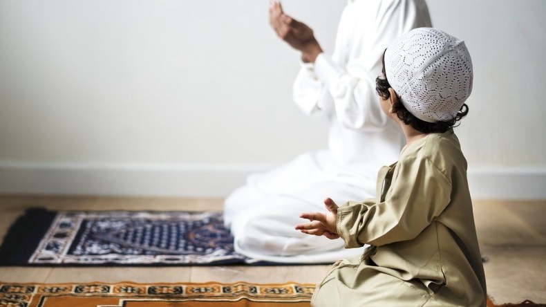 التربية بالقدوة تثمر في تعظيم شعائر الله