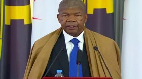 Le président de la République d’Angola prononce un discours devant les deux chambres du Parlement réunies en session extraordinaire