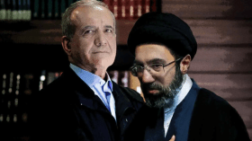 هذا ما قاله الرئيس الإيراني بشأن اجتماعه مع المرشد الأعلى مجتبى خامنئي!