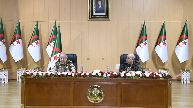 الفريق أول شنڨريحة يؤكد رفع جاهزية الجيش وتعزيز قدراته العملياتية