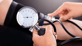 10 أخطاء قد تُؤثر على دقة قياس ضغط الدم