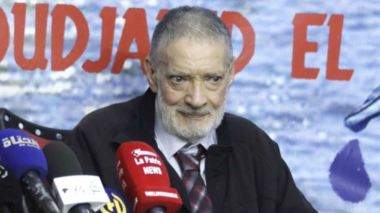 إدريس دقيق… مدرسة التعليق والإعلام يغادرنا في هدوء