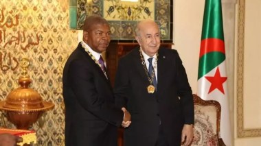 Le Président de la République décoré de l’Ordre d’Agostinho Neto par le président angolais