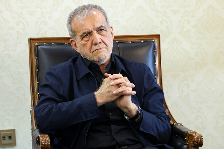 L’Iran « reste attaché à la diplomatie », déclare le président iranien au pape