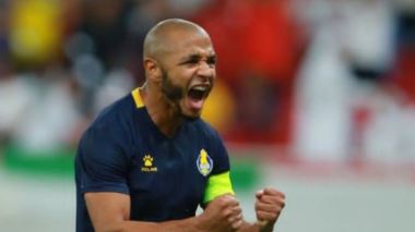 بِالفيديو: براهيمي يزأر ويهدي كأس أمير قطر لـ “الفهود”