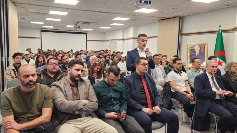 شايب يؤكد على حرص الدولة على استمرار التواصل الفعال مع الجاليات بالخارج