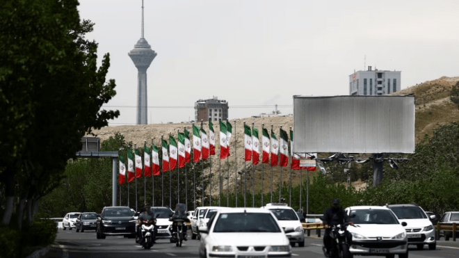 طهران وواشنطن تقتربان من اتفاق جديد بانتظار قرار ترامب  