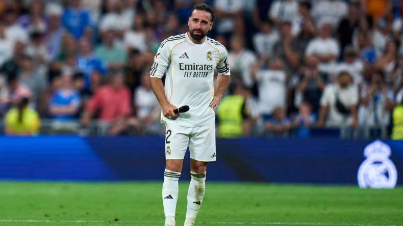 جماهير ريال مدريد تودع كارفاخال وألابا