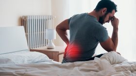 تعرّف على 5 علاجات منزلية لألم عرق النسا