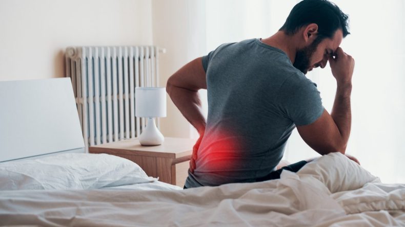تعرّف على 5 علاجات منزلية لألم عرق النسا