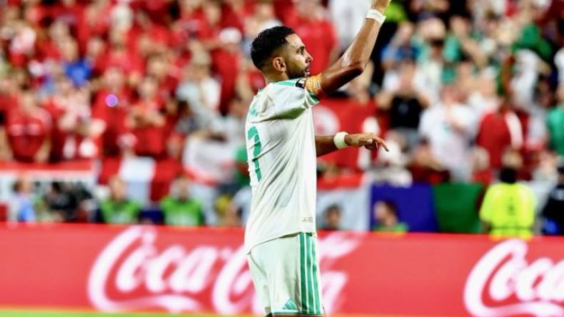 محرز يحتل المركز 21 في التصنيف الفردي للفيفا