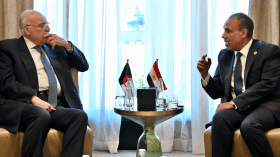 تكثيف التنسيق في مواقف الجزائر ومصر