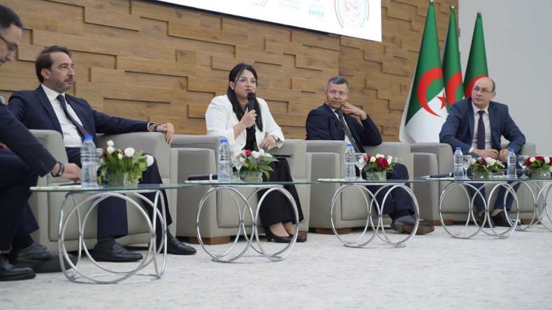 الجزائر تعرض رؤية اقتصادية جديدة قائمة على الإصلاح والإنتاج