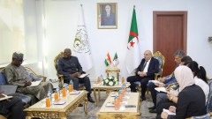 الجزائر والنيجر تبحثان تطوير الشراكة في الصناعة الصيدلانية وتعزيز الأمن الصحي