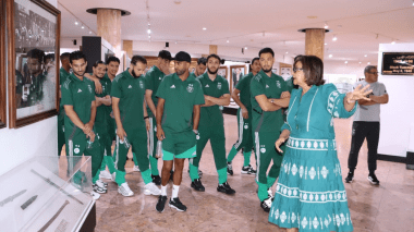 بالفيديو.. لاعبو “الخضر” يزورون متحف المجاهد بالعاصمة