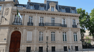 Why Has the Return of the Algerian Ambassador to Paris Been Delayed?