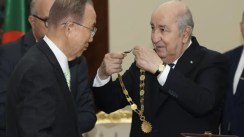 Le Président de la République décerne à l’ancien SG des Nations Unies Ban Ki-moon la médaille “Athir” de l’Ordre du Mérite National